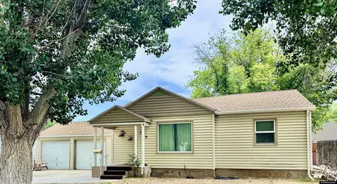 729 S 12th St, Worland, WY 82401