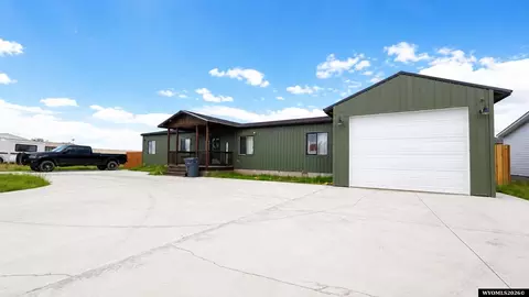 580 Grass Valley Dr, Evanston, WY 82930