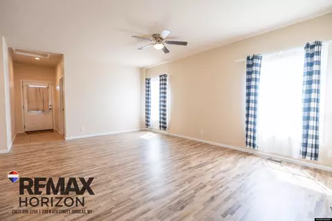 Living - 910 Flicker St, Douglas, WY 82633 photo 2 of 4