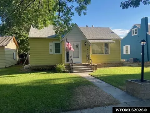 1413 Robertson Ave, Worland, WY 82401
