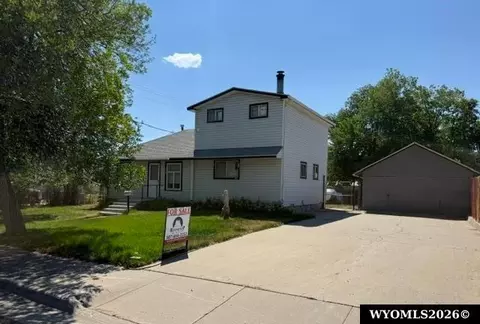 216 N 7th St, Thermopolis, WY 82443