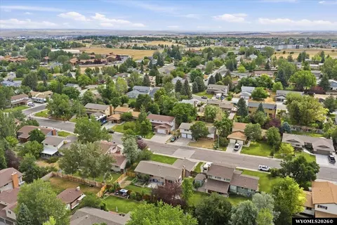 View/Area - 2012 Nottingham Dr, Casper, WY 82609 photo 4 of 8