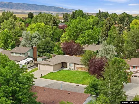 View/Area - 2012 Nottingham Dr, Casper, WY 82609 photo 7 of 8