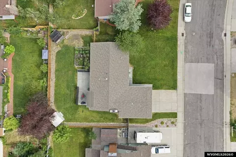 View/Area - 2012 Nottingham Dr, Casper, WY 82609 photo 3 of 8