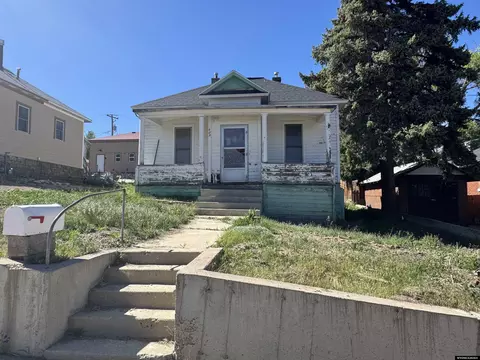 609 Topaz St, Kemmerer, WY 83101