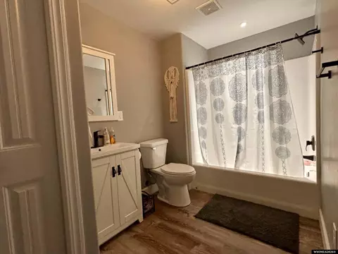 Bath - 964 Eagle Dr, Douglas, WY 82633 photo 5 of 5