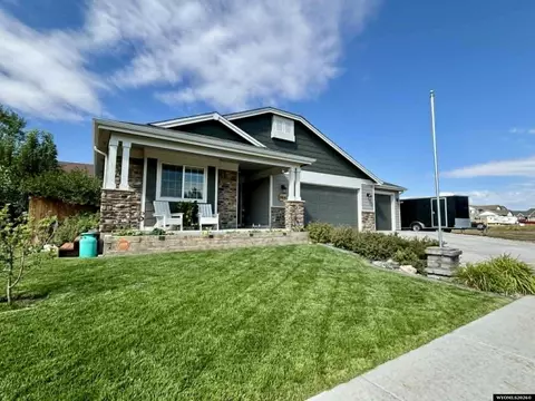 Exterior - 964 Eagle Dr, Douglas, WY 82633 photo 1 of 11