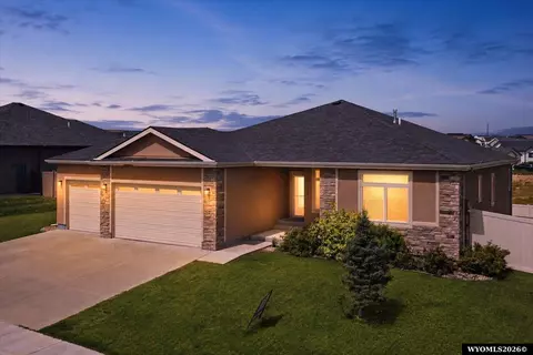 2912 Croydon Dr, Casper, WY 82609