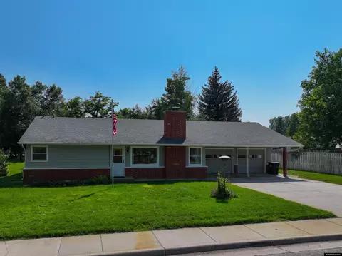 359 Shoshone St, Lander, WY 82520