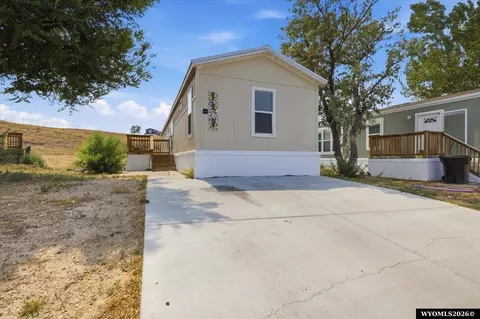 4901 Lathrop Rd, Evansville, WY 82636