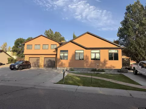 2030 Carson St, Rock Springs, WY 82901