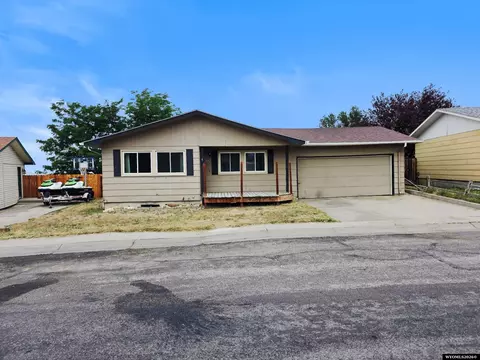 3514 Meadowlark Dr, Casper, WY 82604