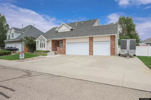 2517 Crestwood Ln, Rock Springs, WY 82901