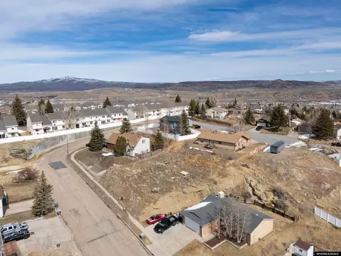 213 Grandview Cir, Evanston, WY 82930
