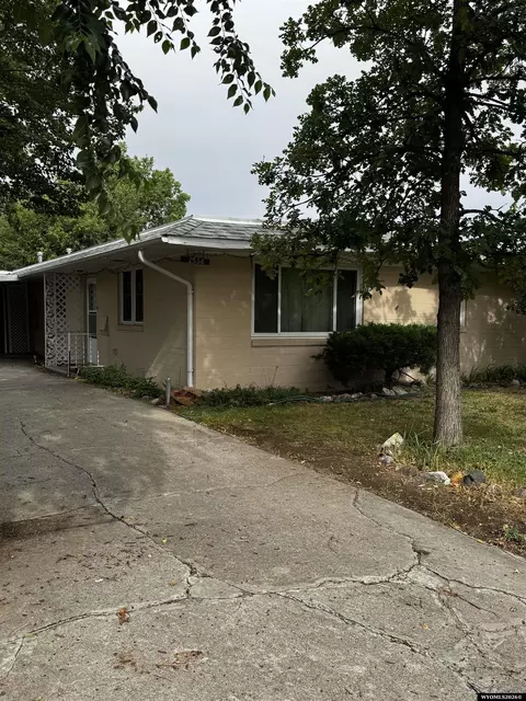 2534 W C St, Torrington, WY 82240