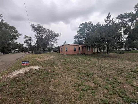 638 S 7th St, Douglas, WY 82633