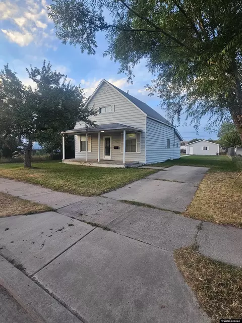 146 1st Ave, Evanston, WY 82930