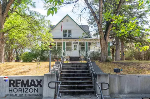 225 N 6th St, Douglas, WY 82633
