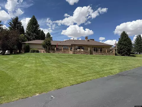 APT 1 Comanche Drive, Saratoga, WY 82331