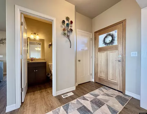 Entry Way - 213 Dove Loop, Douglas, WY 82633 photo 4 of 5