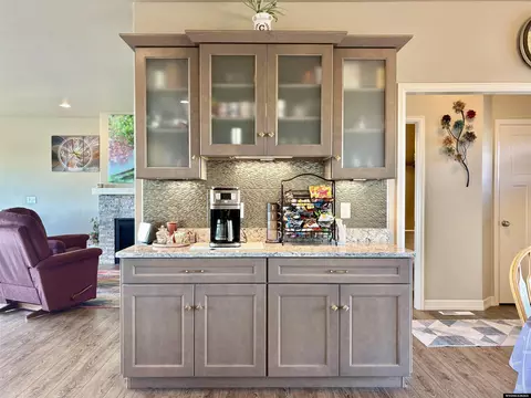 Kitchen - 213 Dove Loop, Douglas, WY 82633 photo 8 of 10