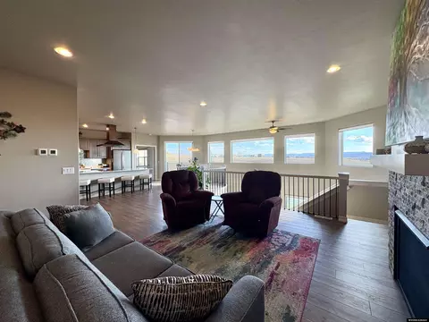 Living - 213 Dove Loop, Douglas, WY 82633 photo 2 of 8