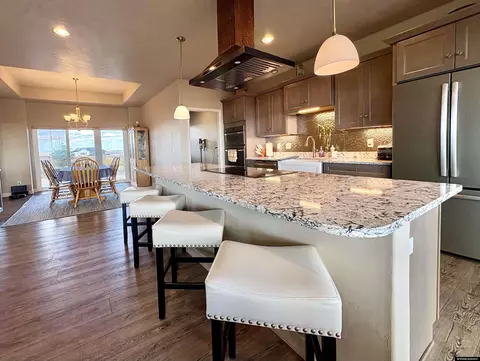 Kitchen - 213 Dove Loop, Douglas, WY 82633 photo 3 of 10
