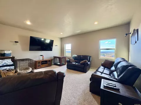 Living - 213 Dove Loop, Douglas, WY 82633 photo 6 of 8