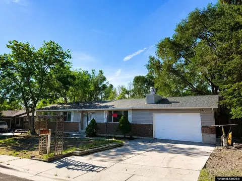 170 Clearview Dr, Green River, WY 82935