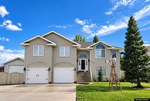 510 Cheyenne Dr, Rock Springs, WY 82901