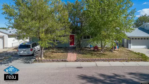 433 Holmes, Evansville, WY 82636