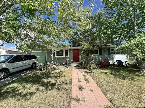 433 Holmes, Evansville, WY 82636