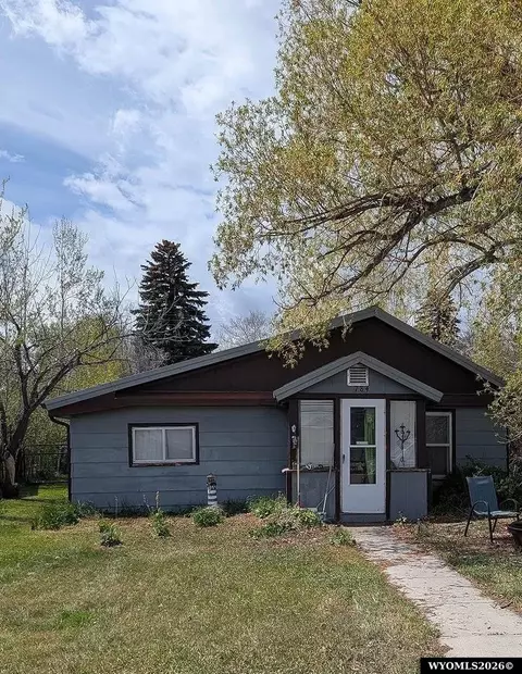 784 N Carrington St, Buffalo, WY 82834