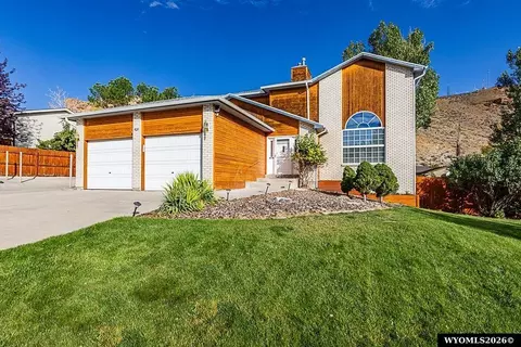 420 Faith Dr, Green River, WY 82935