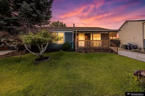 1900 S Carolina Cir, Green River, WY 82935