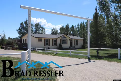 943 Horseshoe Rd, Casper, WY 82604