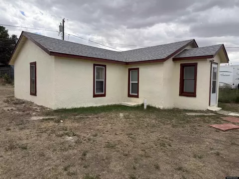 528 W Davis St, Rawlins, WY 82301