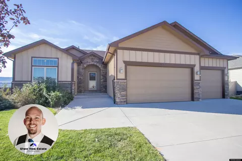 1211 Prairie River Dr, Casper, WY 82604