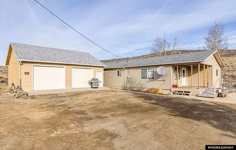 156 A St, Superior, WY 82945