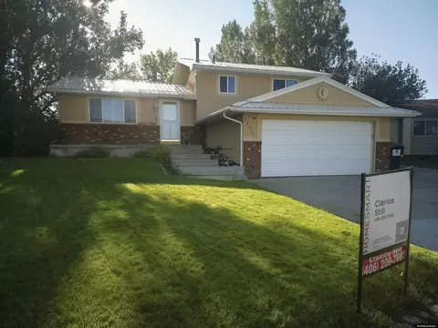 3305 Clyman Dr, Rock Springs, WY 82901