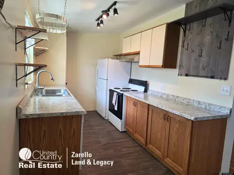 Kitchen - 75 Honeysuckle St, Casper, WY 82604 photo 2 of 3