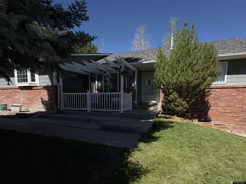 450 Faith Dr, Green River, WY 82935