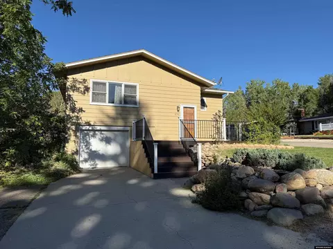 870 N Desmet Ave, Buffalo, WY 82834