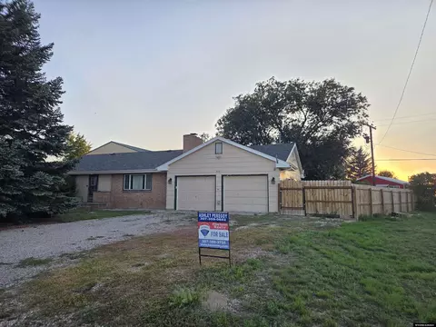 518 N Warren Ave, Glendo, WY 82213