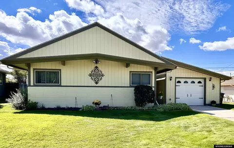 1414 Sanders, Laramie, WY 82070
