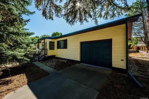 1016 N Burritt Ave, Buffalo, WY 82834