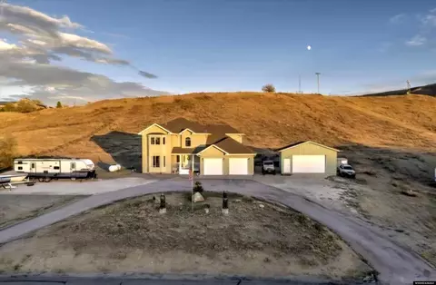 5333 Saddlestring Rd, Casper, WY 82604