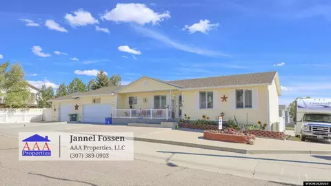 3228 Magnolia Dr, Rock Springs, WY 82901