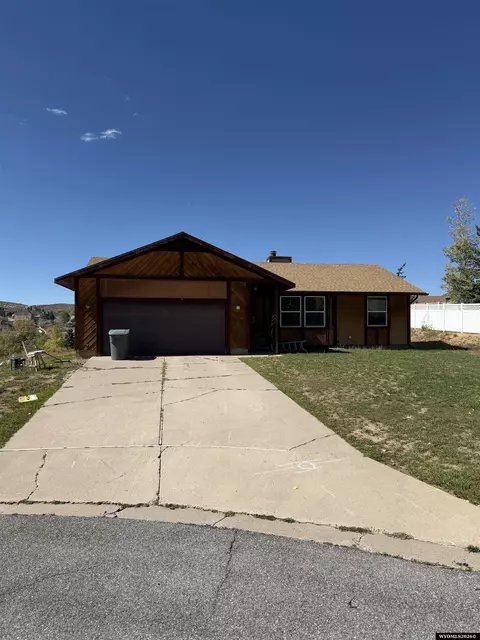 107 Windy Ridge Ct, Evanston, WY 82930