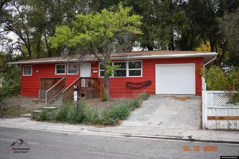 606 N 10th E St, Riverton, WY 82501